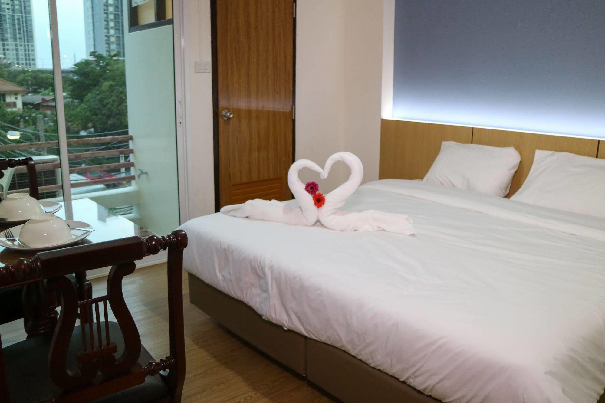 Beerapan Hotel Bangkok Dış mekan fotoğraf