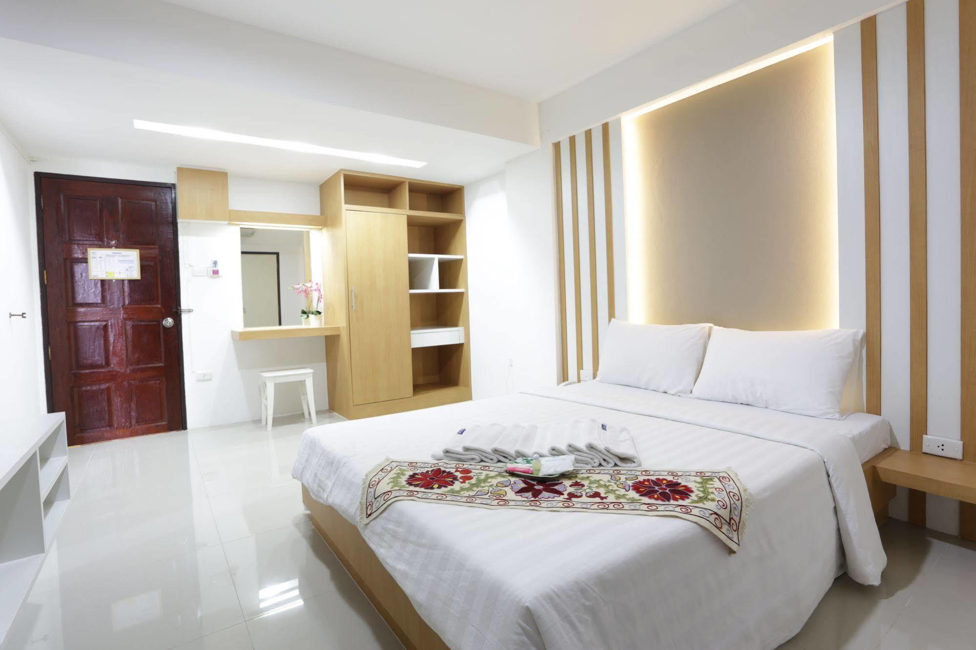 Beerapan Hotel Bangkok Dış mekan fotoğraf