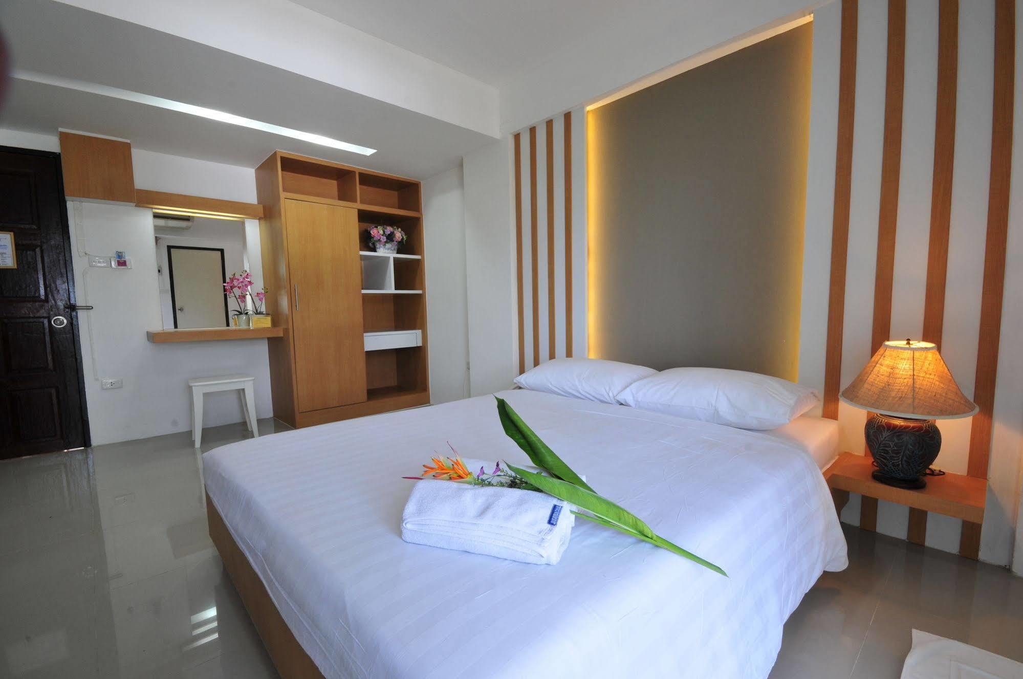 Beerapan Hotel Bangkok Dış mekan fotoğraf