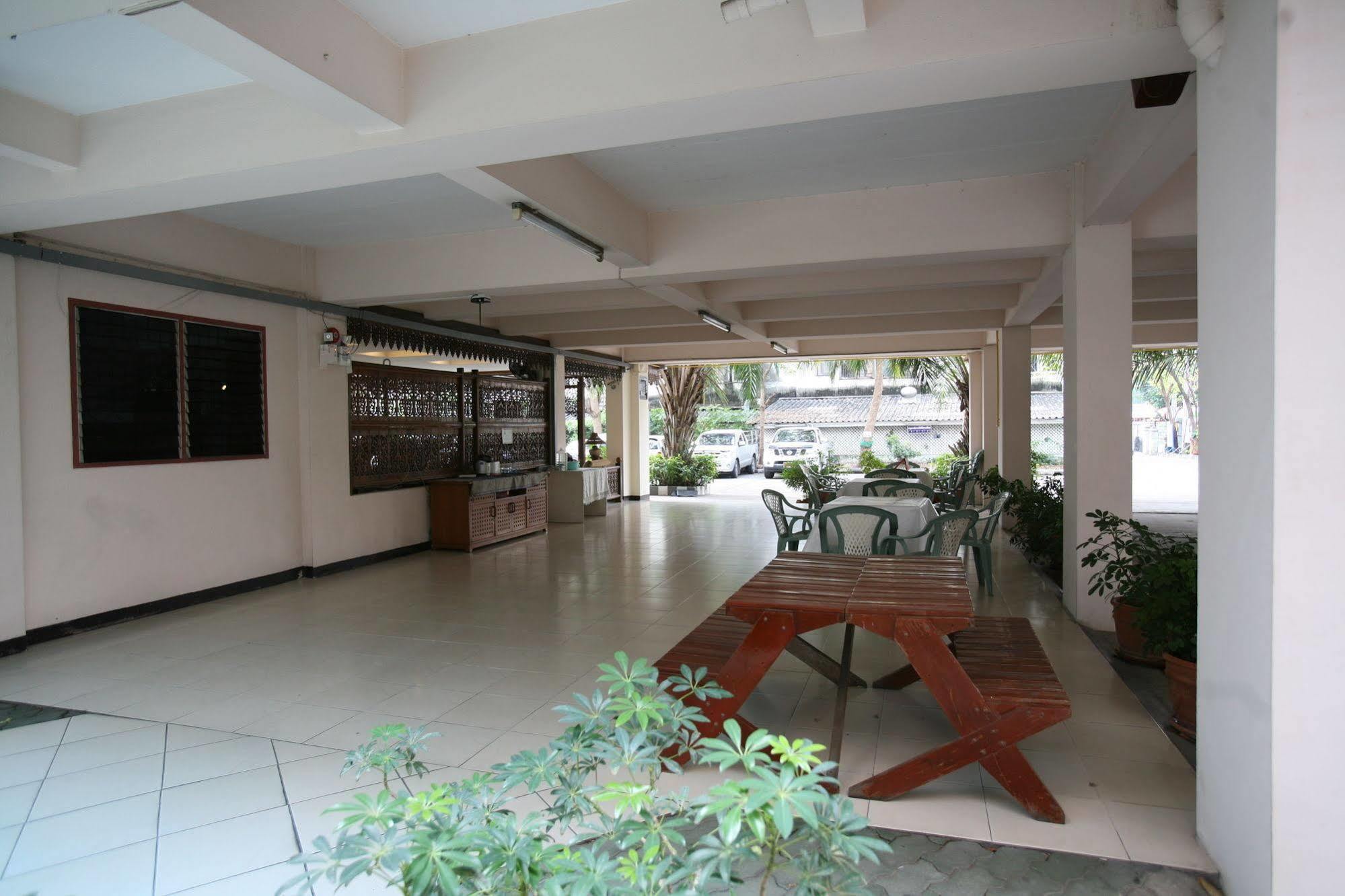 Beerapan Hotel Bangkok Dış mekan fotoğraf