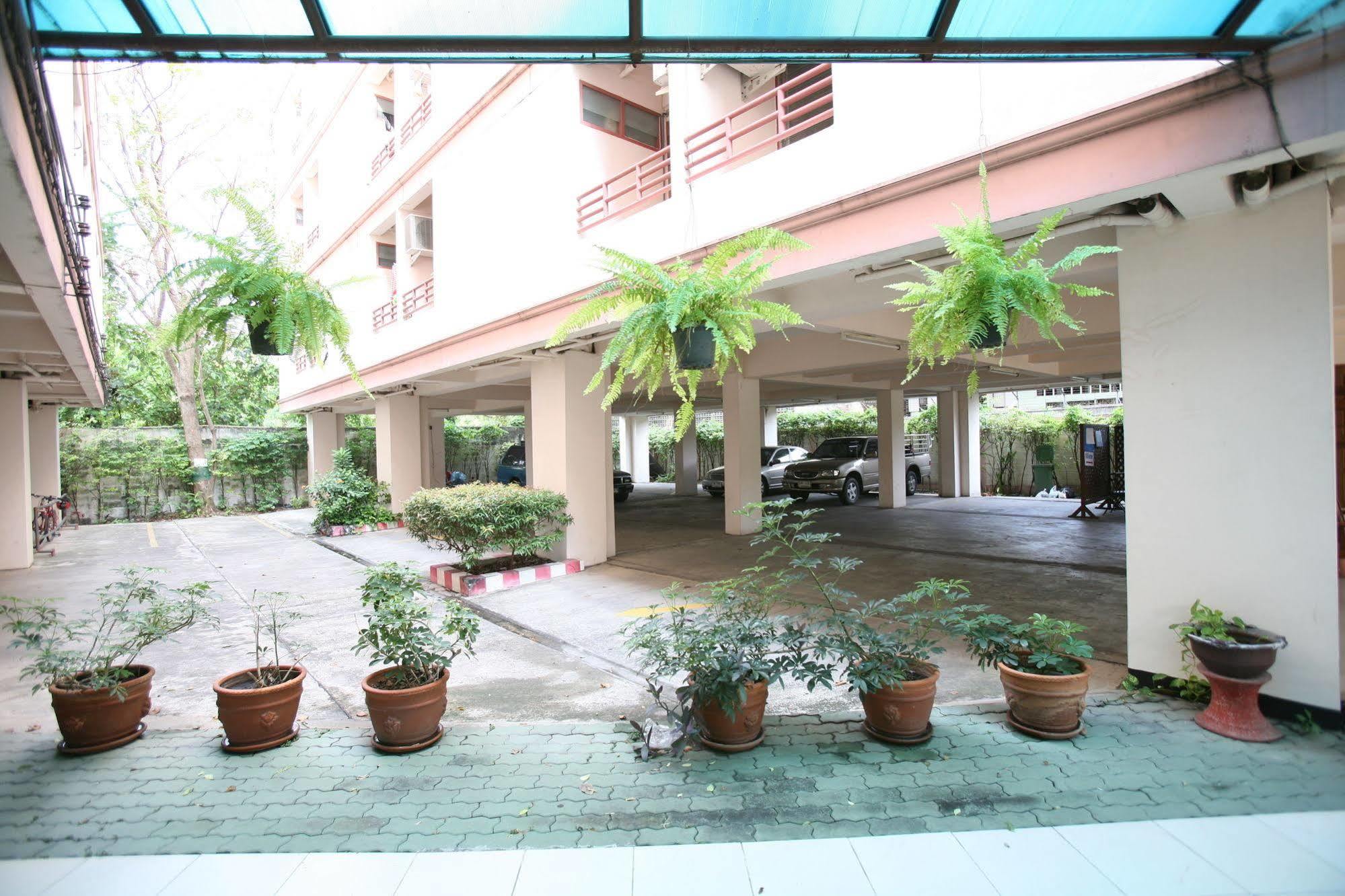Beerapan Hotel Bangkok Dış mekan fotoğraf
