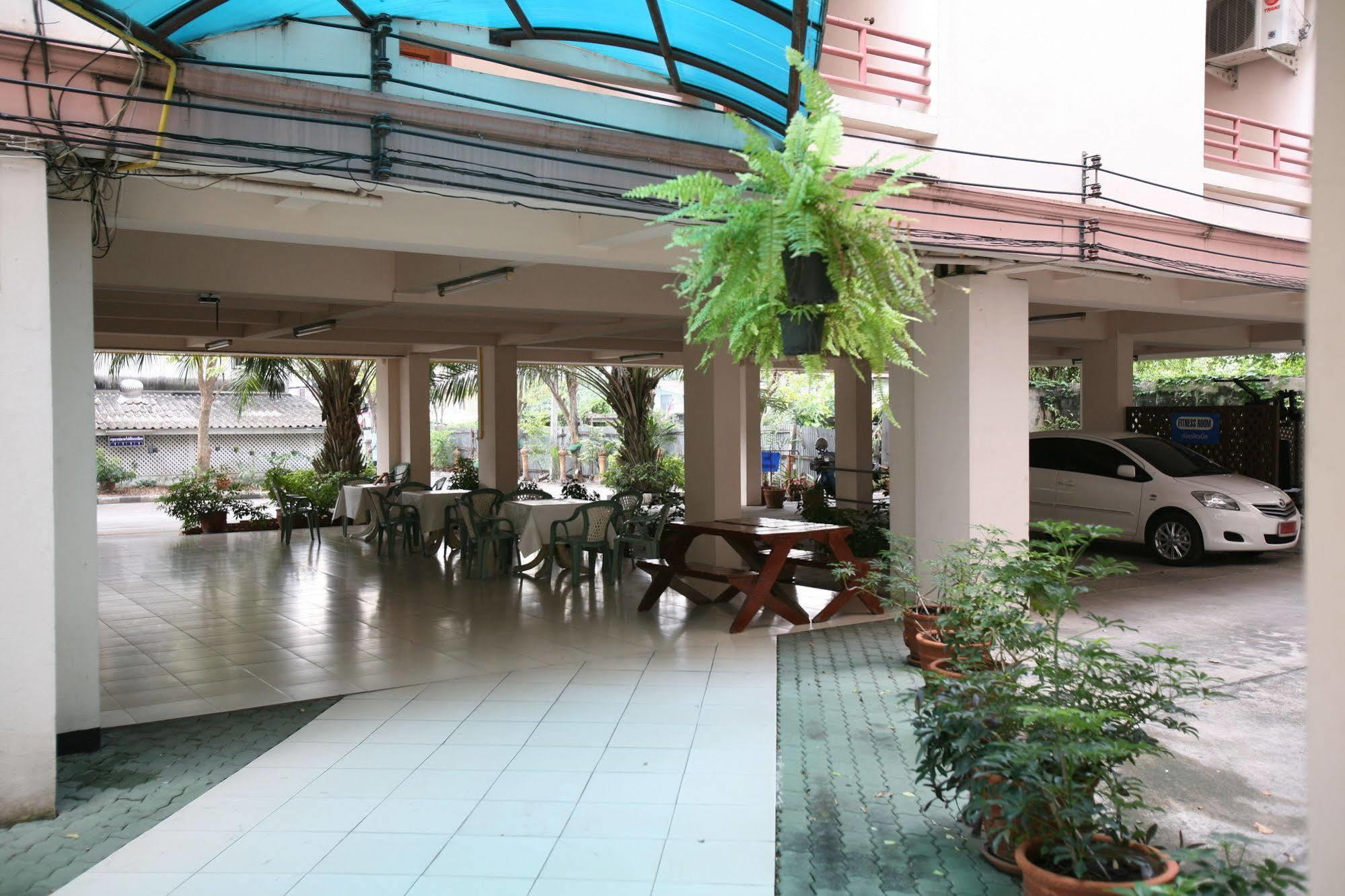 Beerapan Hotel Bangkok Dış mekan fotoğraf