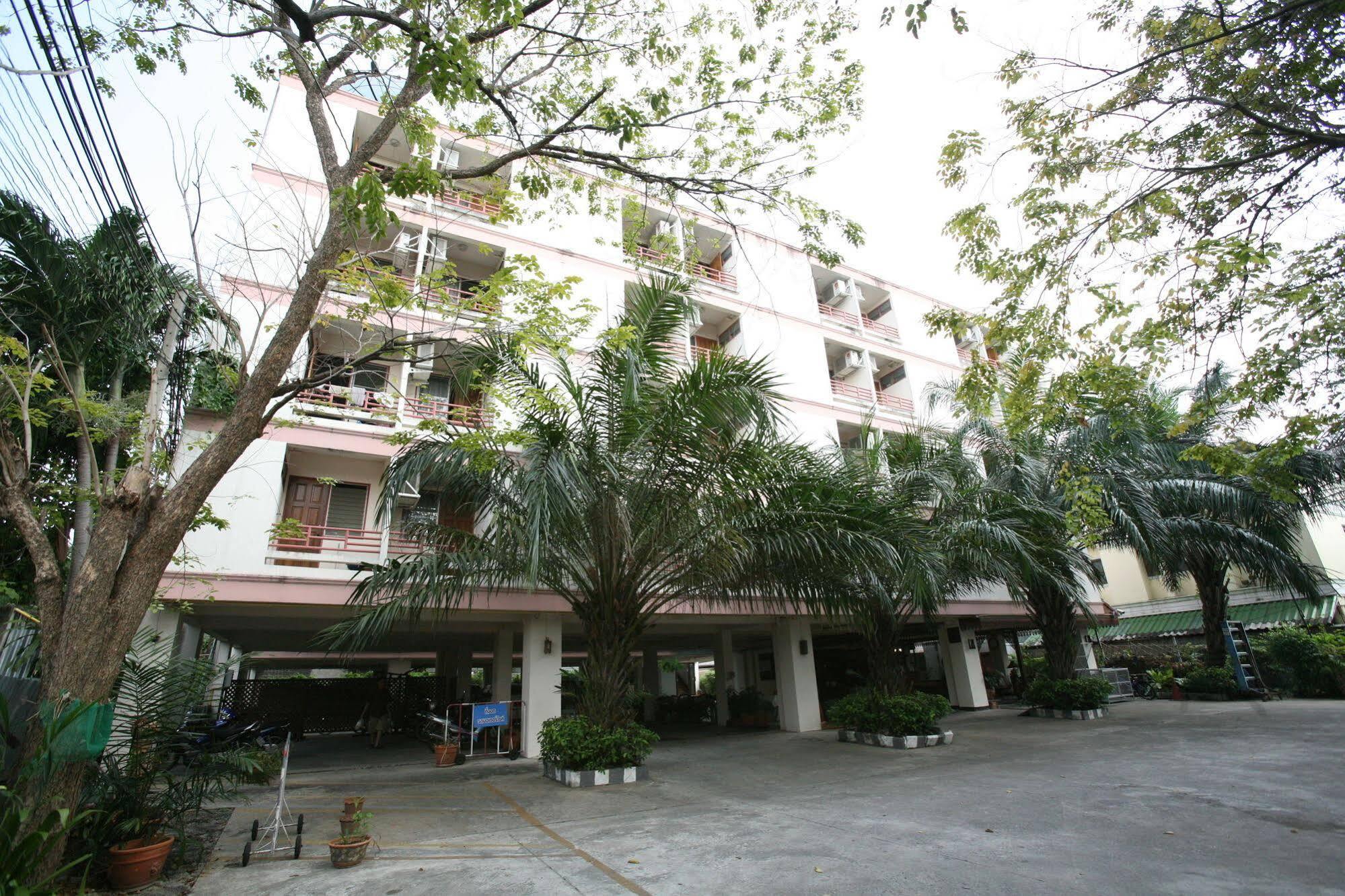 Beerapan Hotel Bangkok Dış mekan fotoğraf