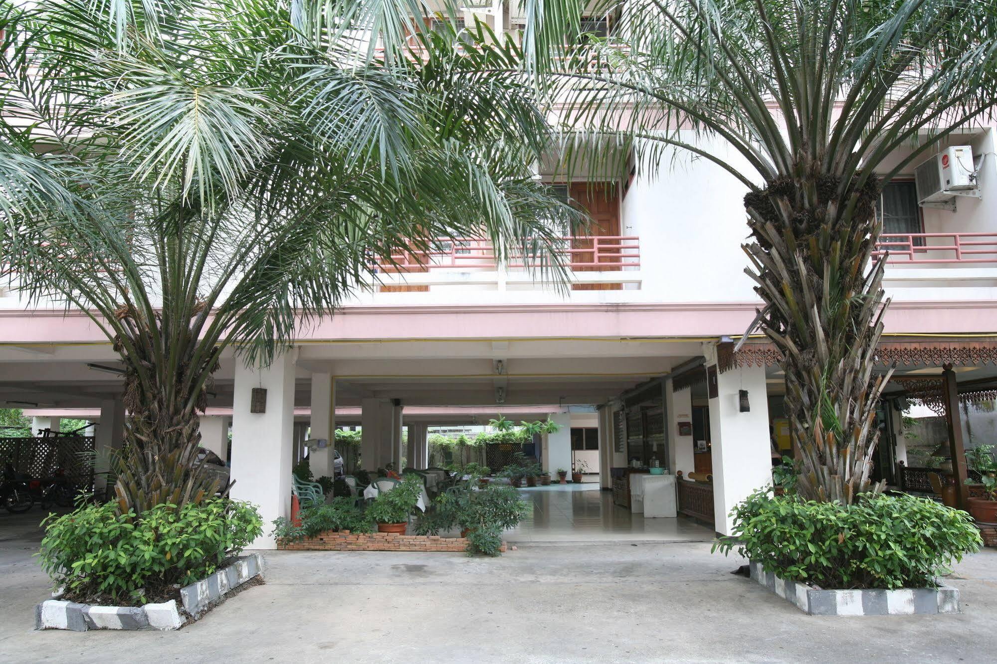 Beerapan Hotel Bangkok Dış mekan fotoğraf
